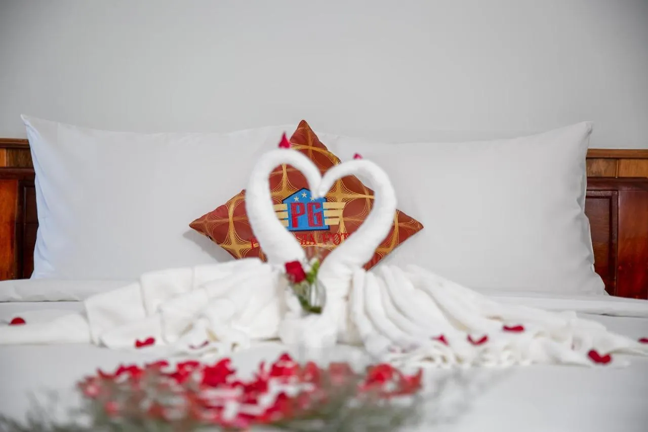***  Hotel Khach San Pham Gia Da Nang Vietnam